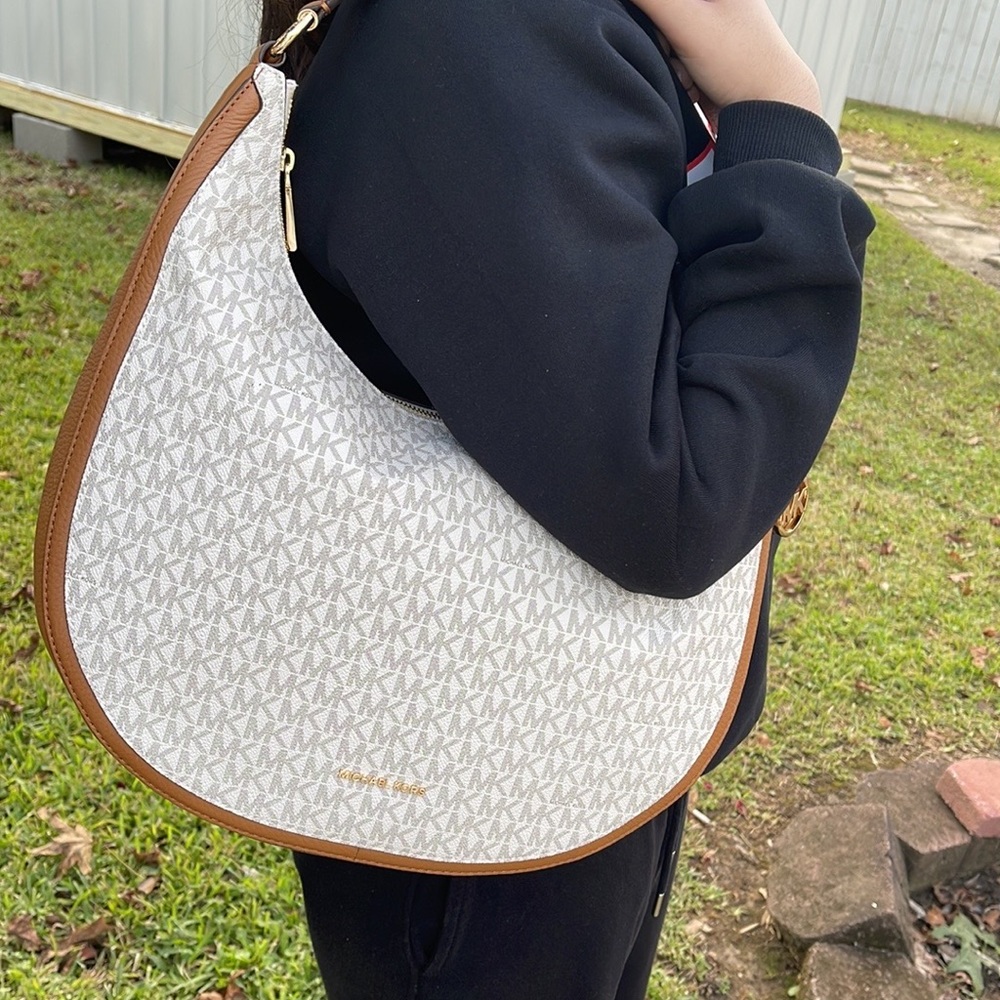 Michael Kors Large Hobo Bag - Picture 9 of 9